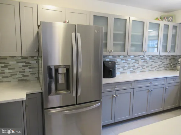 $3,300 | 9221 Graceland Place, Fairfax, VA 22031