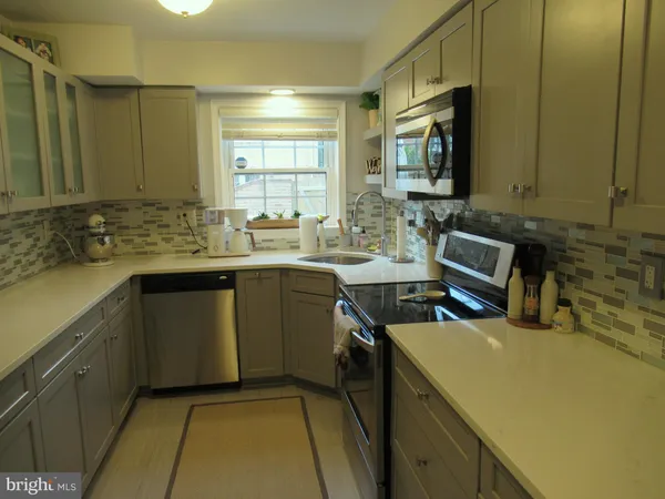 $3,300 | 9221 Graceland Place, Fairfax, VA 22031