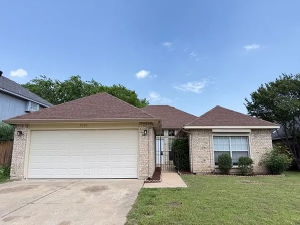 $2,200 | 5305 Manhassett Drive, Arlington, TX 76018