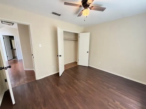 $2,200 | 5305 Manhassett Drive, Arlington, TX 76018