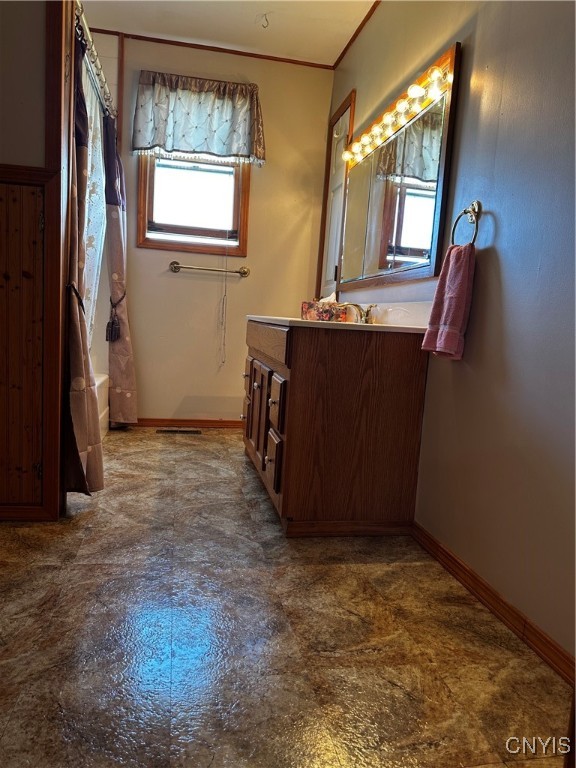 6282 Island Road Cicero, NY 13039 - Photo 11 of 23 Primary Bathroom