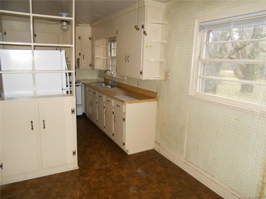 5327 Northside Road Charlotte, NC 28269 - Photo 4 of 17 Gallery Image 4