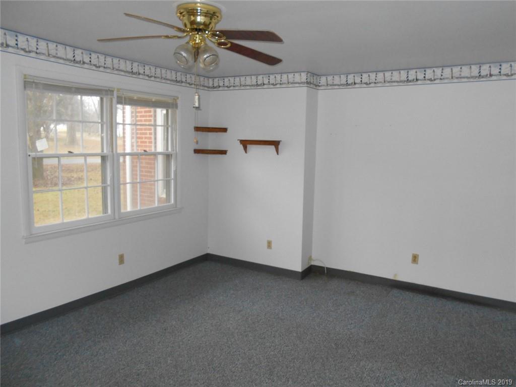 5327 Northside Road Charlotte, NC 28269 - Photo 5 of 17 Gallery Image 5