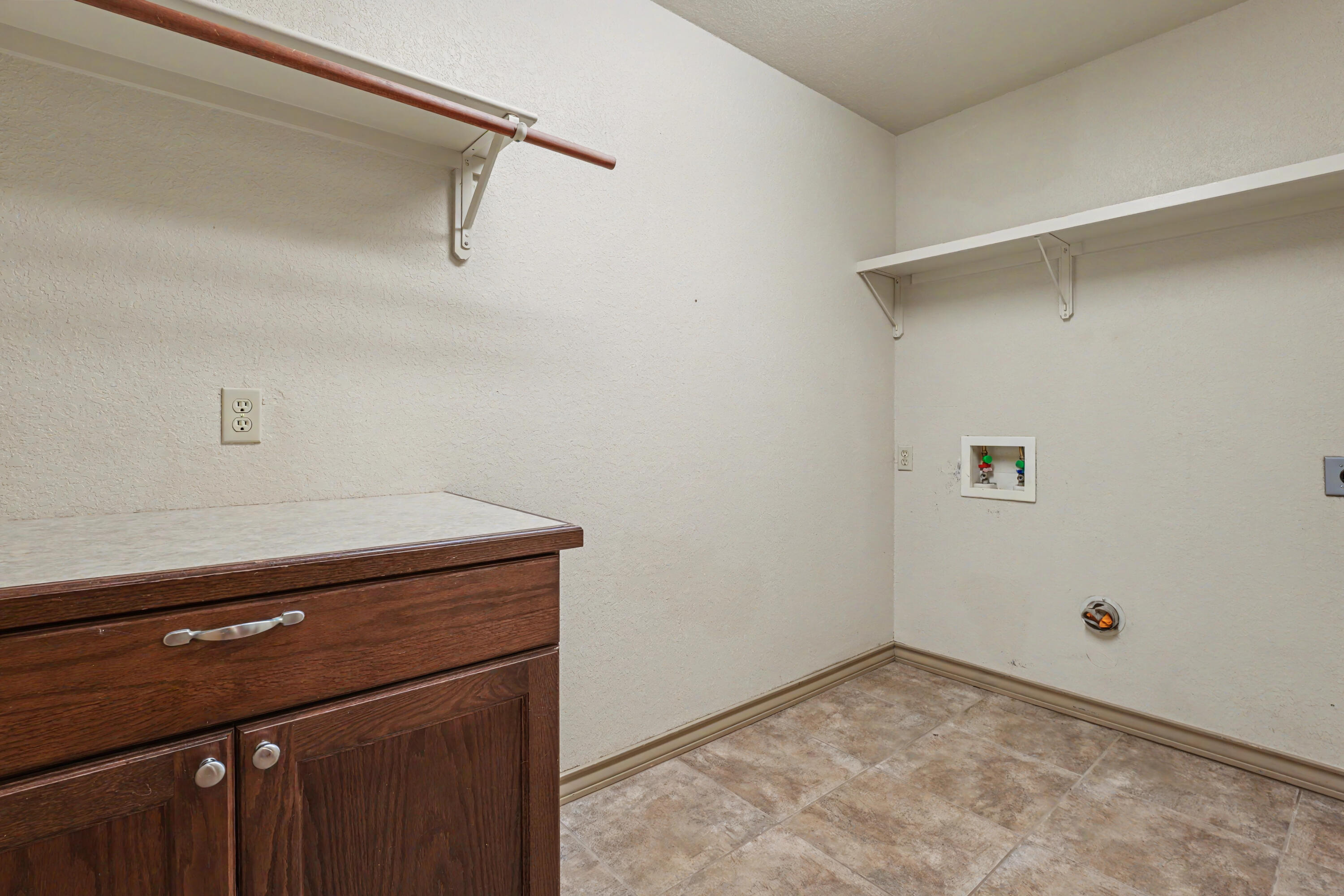 805 South 23rd Street Slaton, TX 79364 - Photo 20 of 22 DSC06982