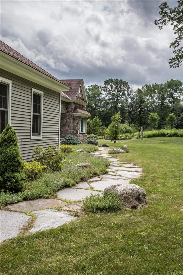 54 Stagecoach Road Wilton, NH 03086 - Photo 2 of 39