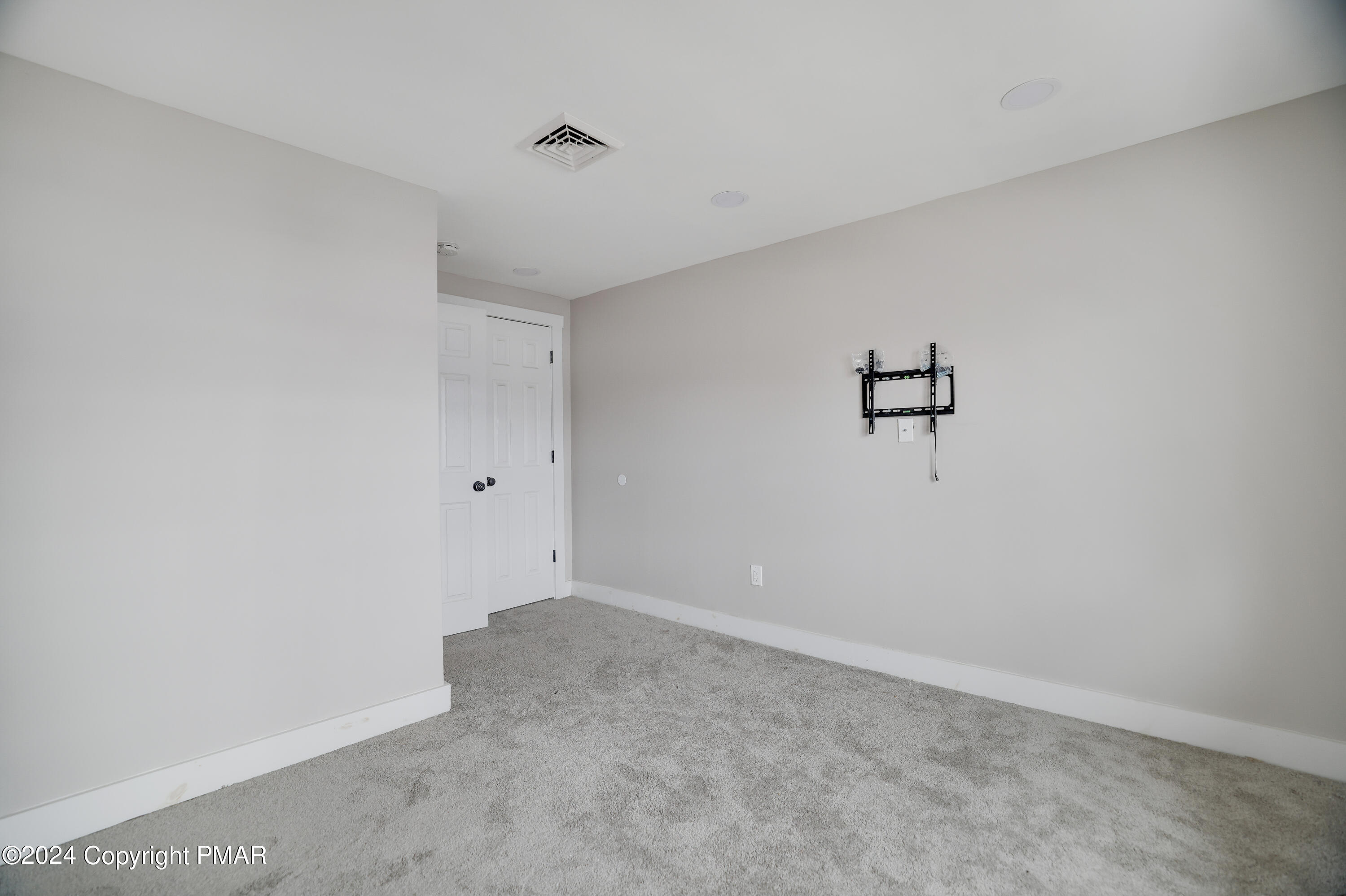 316 Main Street, Unit 1 Roaring Spring, PA 16673 - Photo 8 of 19 RBR53900