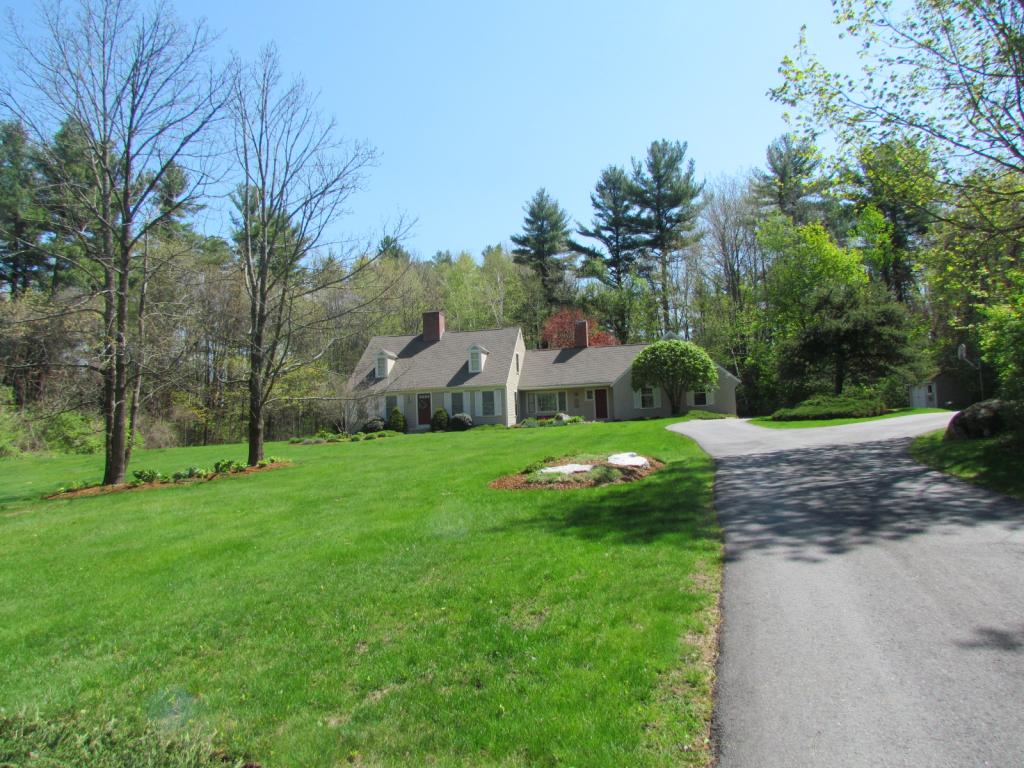 14 Old Milford Road Amherst, NH 03031 - Photo 2 of 31