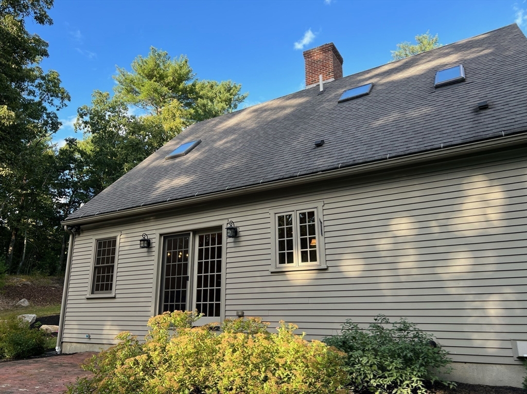 160 Quaker Street Northbridge, MA 01534 - Photo 28 of 36 a front view of a house with a yard