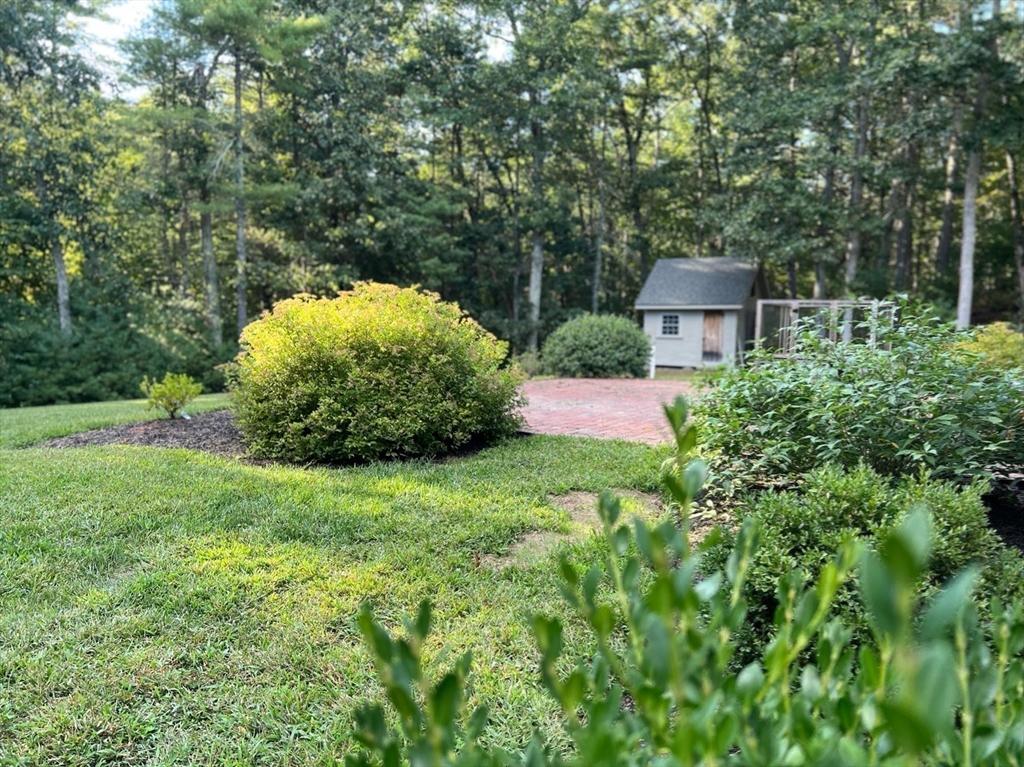 160 Quaker Street Northbridge, MA 01534 - Photo 29 of 36 a view of a garden
