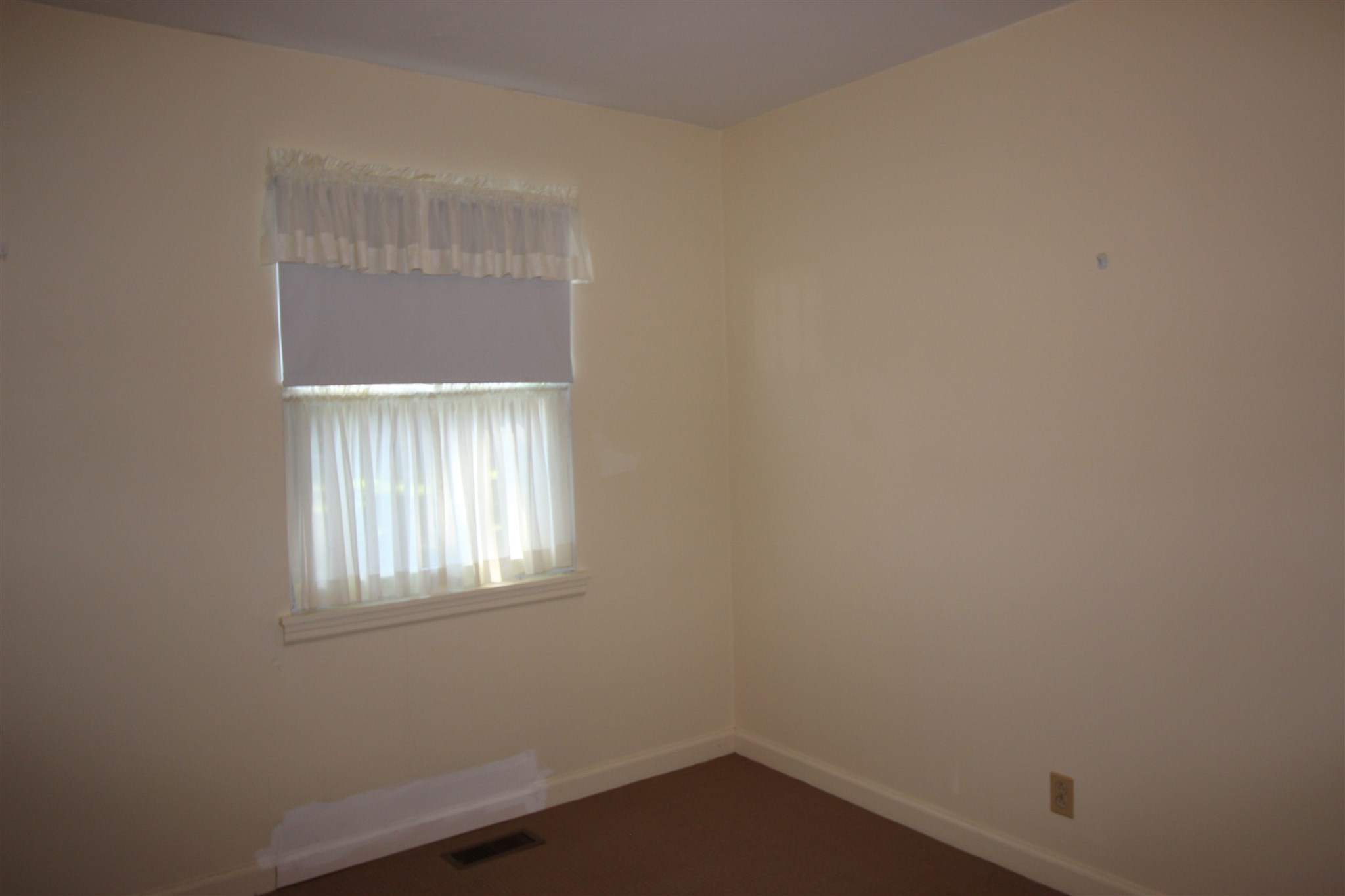 712 South Umbarger Road Muncie, IN 47304 - Photo 14 of 21 Gallery Image 14