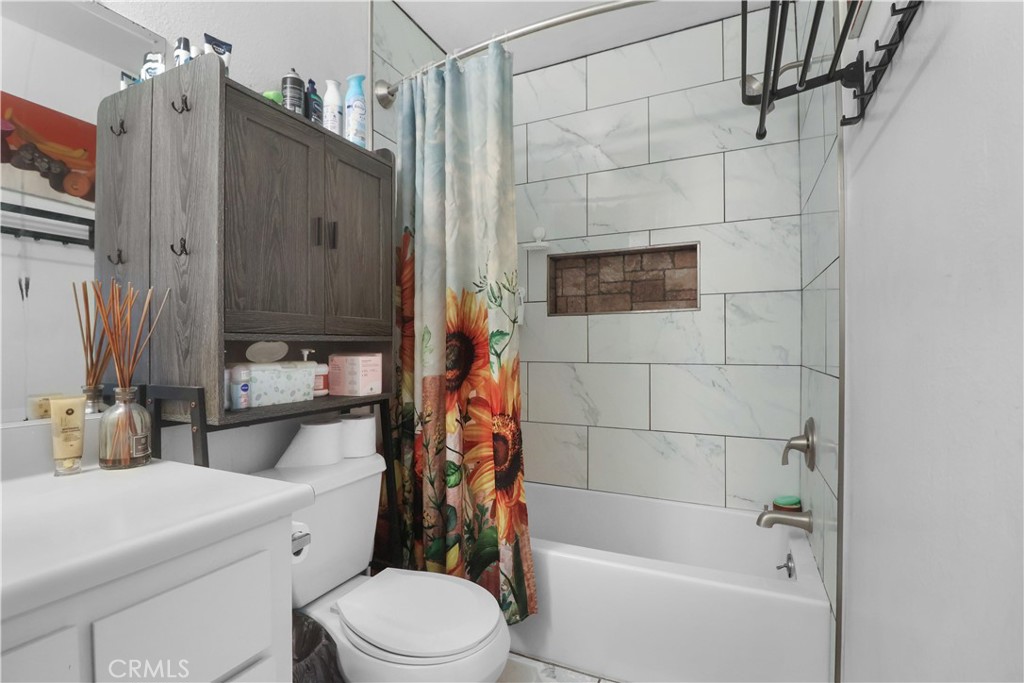 21913 Belshire Avenue, Unit 16 Hawaiian Gardens, CA 90716 - Photo 9 of 23