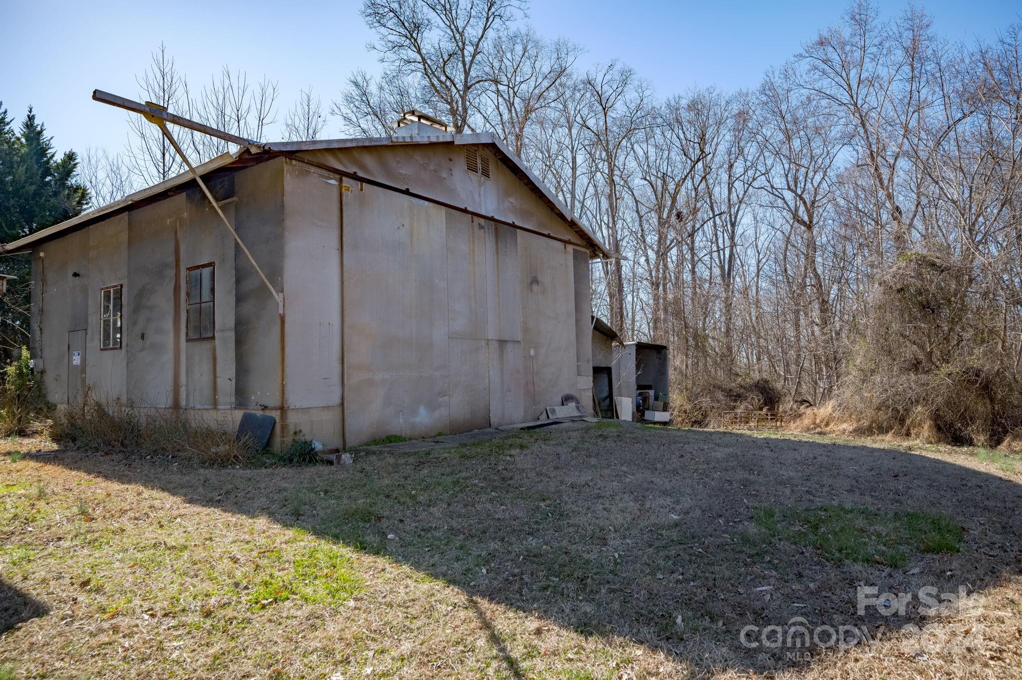 2019 Hart Road Charlotte, NC 28214 - Photo 5 of 19 Gallery Image 5