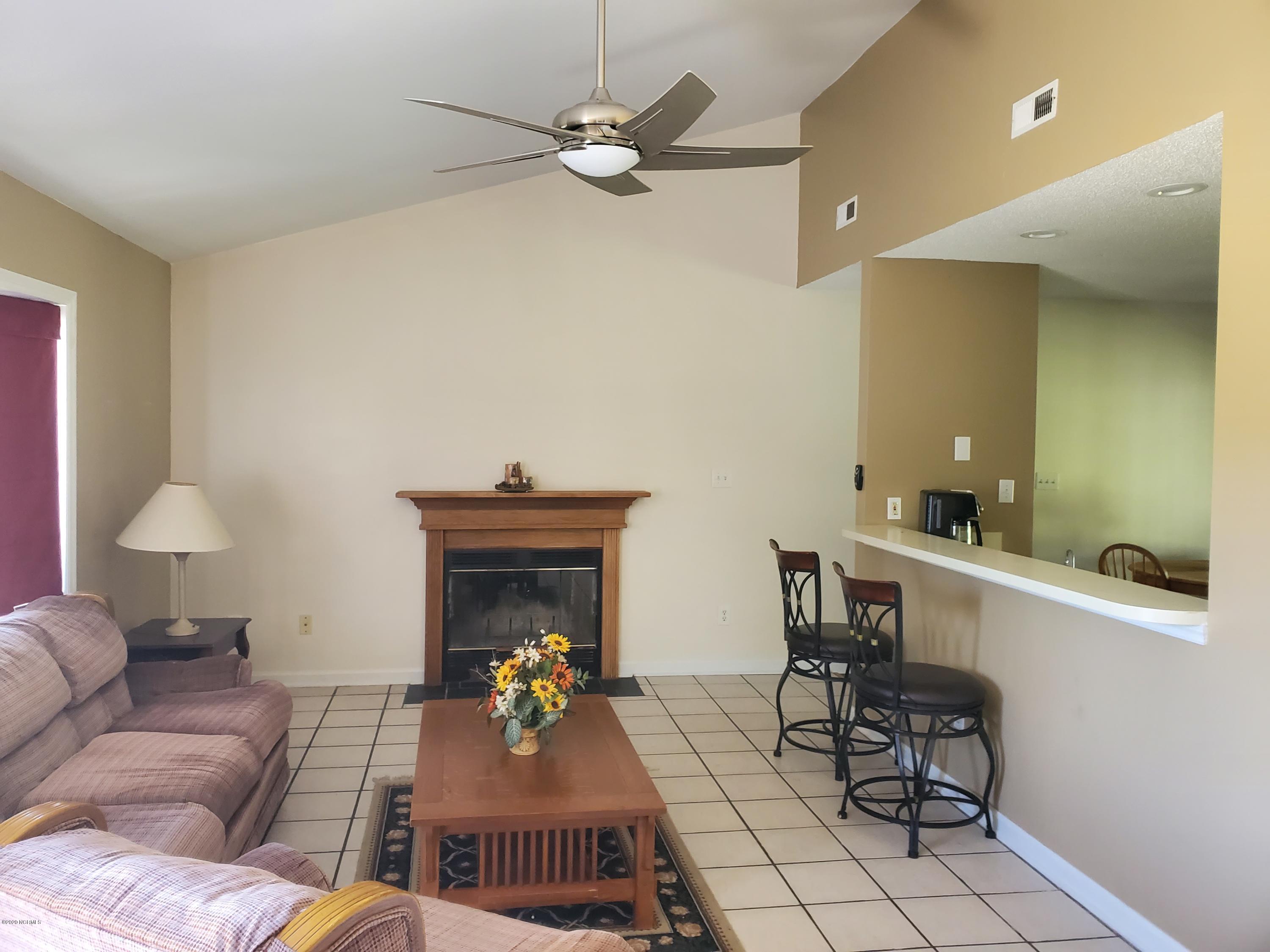 143 Parnell Road Hubert, NC 28539 - Photo 3 of 21 Living Area