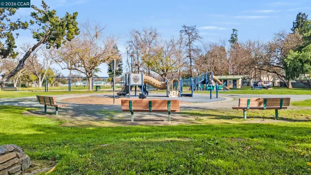 $299,000 | 1133 Meadow Lane, Unit 106, Concord, CA 94520