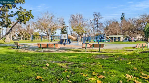 $299,000 | 1133 Meadow Lane, Unit 106, Concord, CA 94520