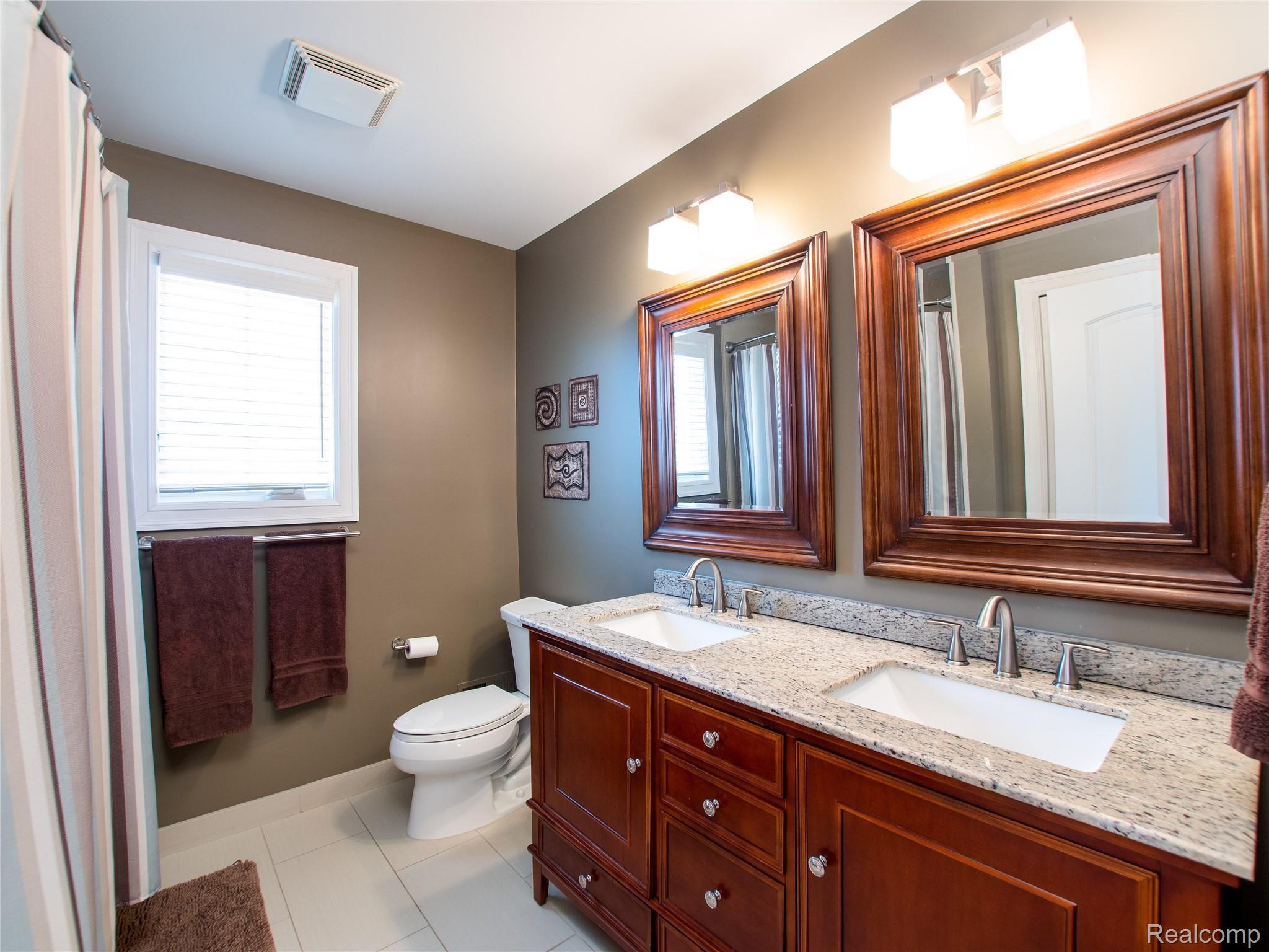 330 Woodward Avenue Rochester, MI 48307 - Photo 27 of 39 330 Woodward-30.jpg