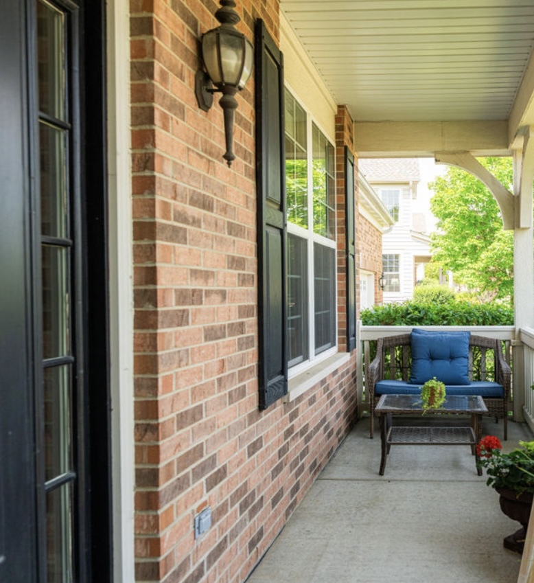3021 Range Road Elgin, IL 60124 - Photo 54 of 55 a outdoor living space with patio furniture and potted plants