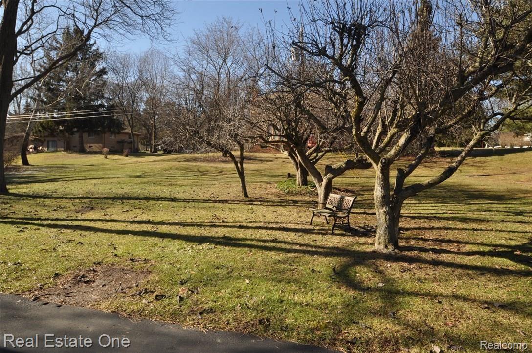 1640 Bretton Drive North Rochester, MI 48309 - Photo 36 of 42 DSC_3134.JPG