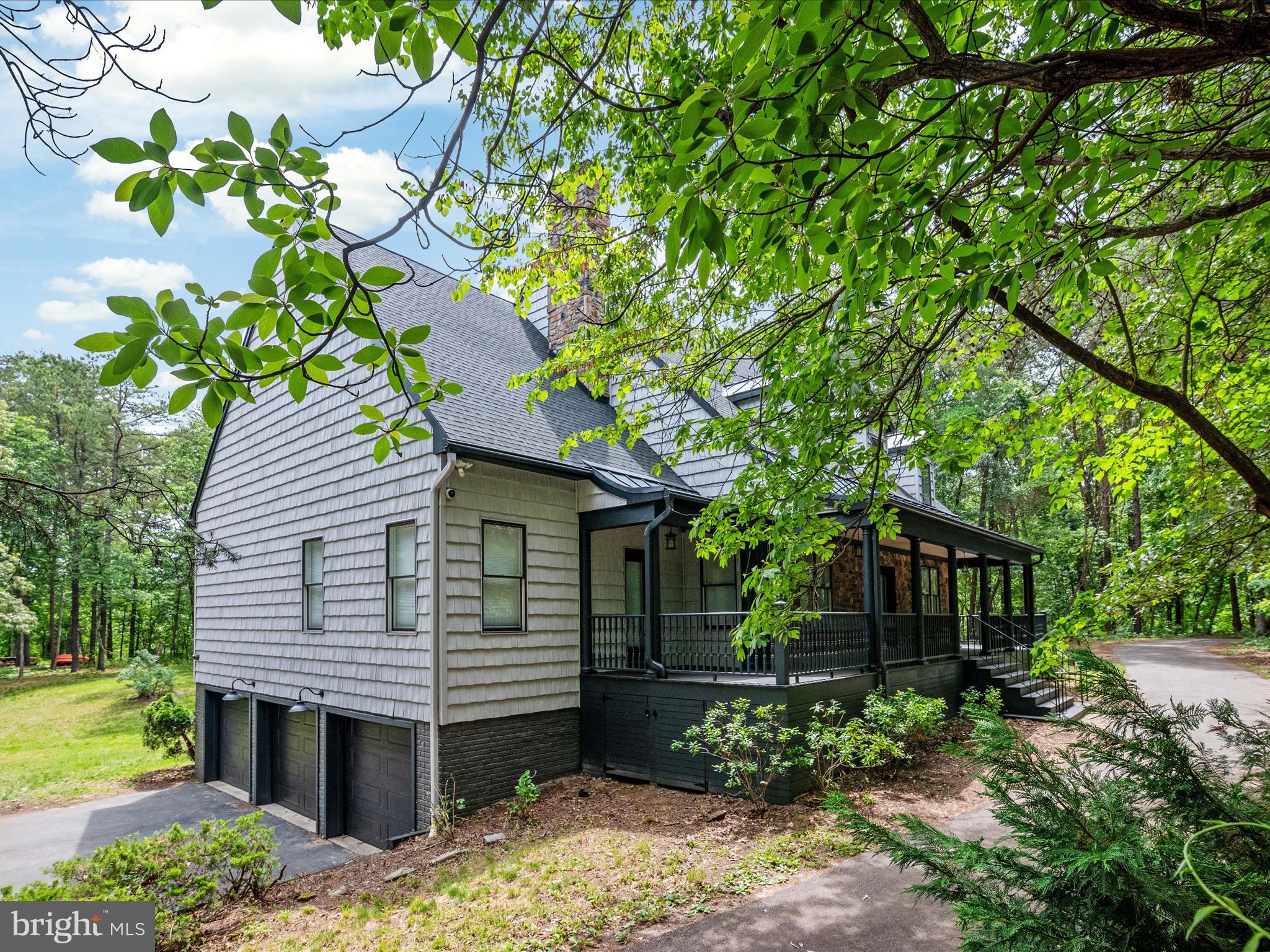 361 North Shore Road Pasadena, MD 21122 - Photo 4 of 76