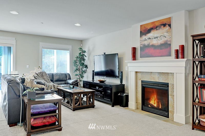 4825 Northeast 13th Place Renton, WA 98059 - Photo 2 of 19