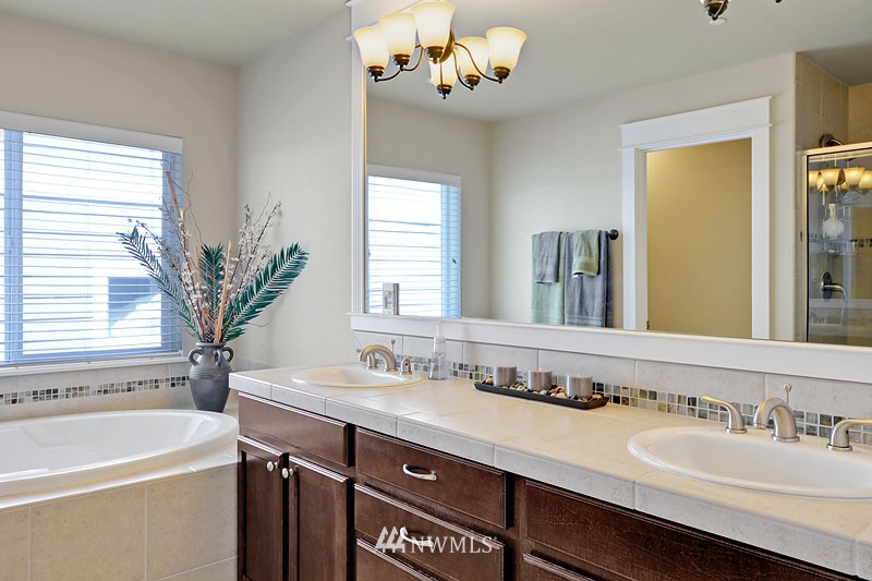 4825 Northeast 13th Place Renton, WA 98059 - Photo 14 of 19
