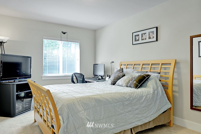 4825 Northeast 13th Place Renton, WA 98059 - Photo 15 of 19