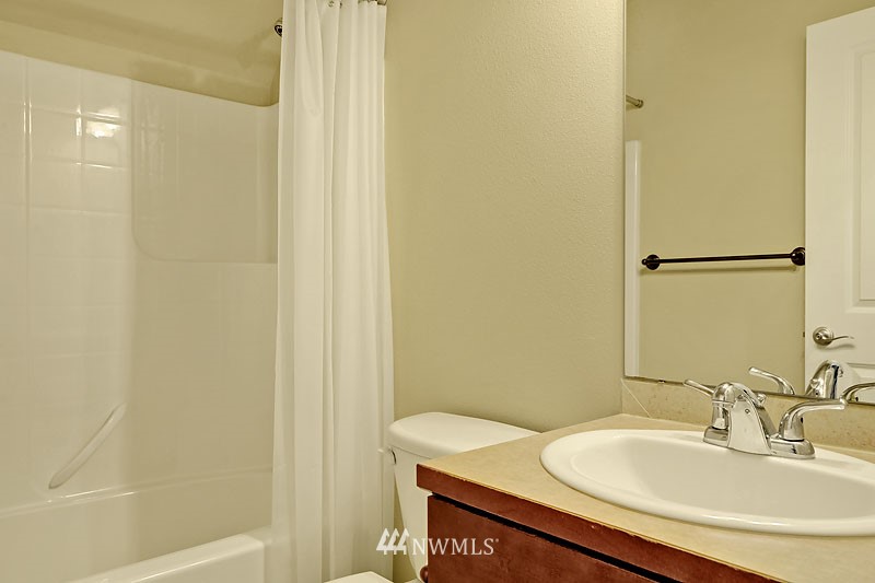 4825 Northeast 13th Place Renton, WA 98059 - Photo 18 of 19