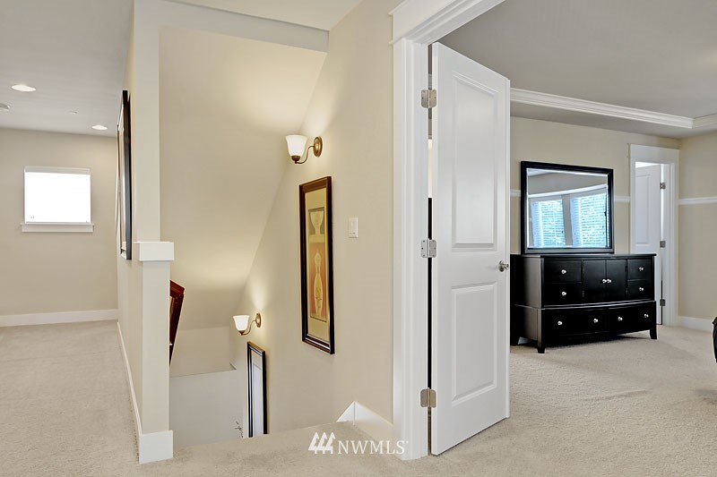 4825 Northeast 13th Place Renton, WA 98059 - Photo 10 of 19