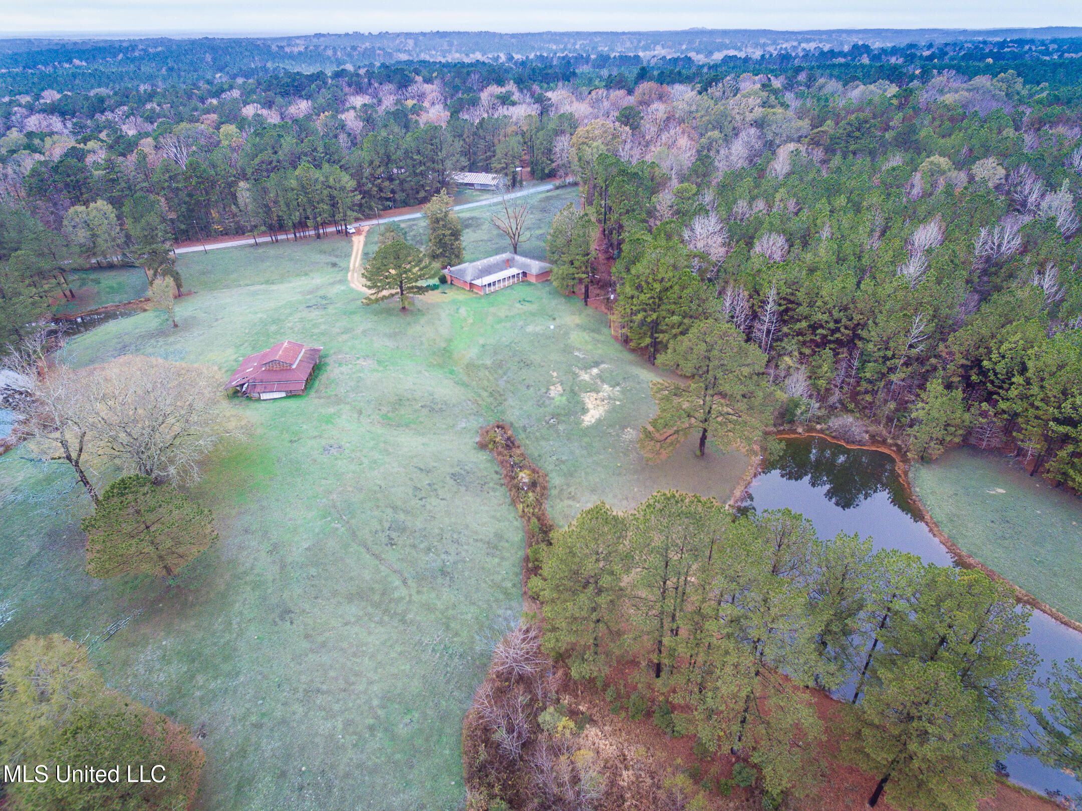 502 Buckley Road Harrisville, MS 39082 - Photo 3 of 28 502 Buckley Rd-5