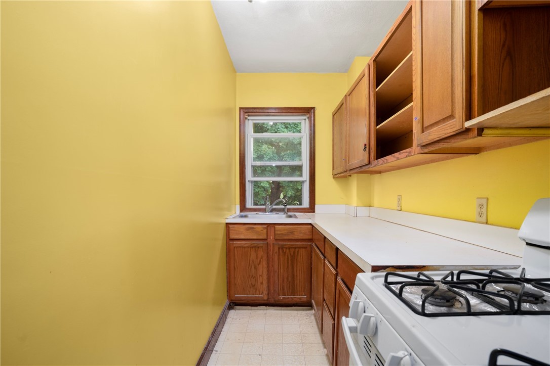 147 Tweed Street Pawtucket, RI 02861 - Photo 24 of 39