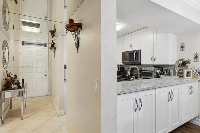 $200,000 | 5732 Coral Lake Drive, Unit 308, Margate, FL 33063