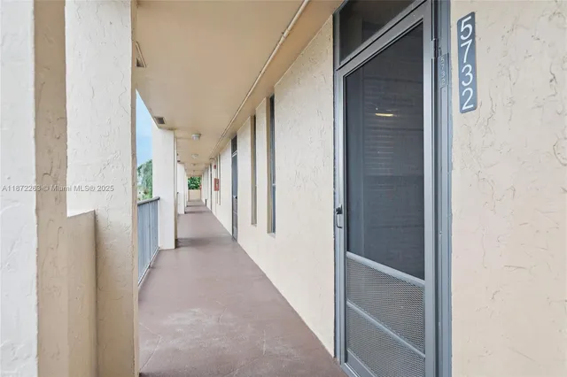 $200,000 | 5732 Coral Lake Drive, Unit 308, Margate, FL 33063