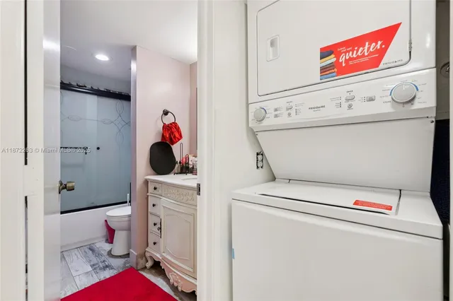 $200,000 | 5732 Coral Lake Drive, Unit 308, Margate, FL 33063