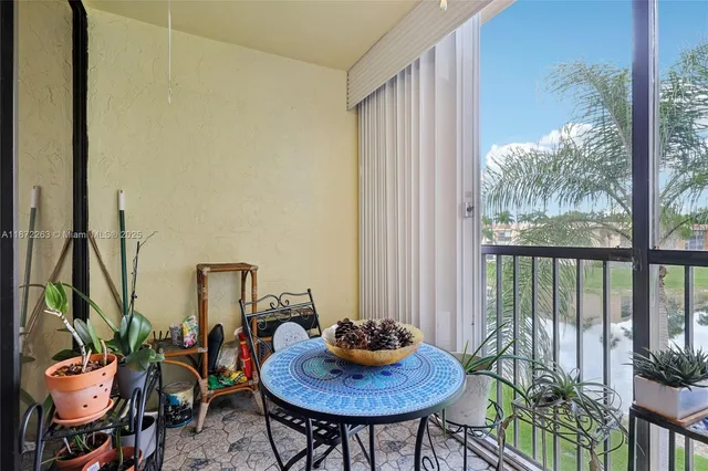 $200,000 | 5732 Coral Lake Drive, Unit 308, Margate, FL 33063