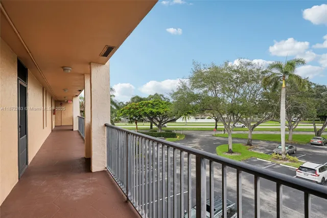 $200,000 | 5732 Coral Lake Drive, Unit 308, Margate, FL 33063