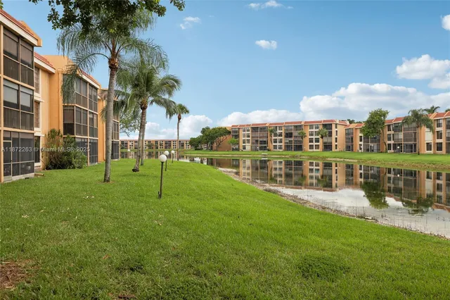 $200,000 | 5732 Coral Lake Drive, Unit 308, Margate, FL 33063