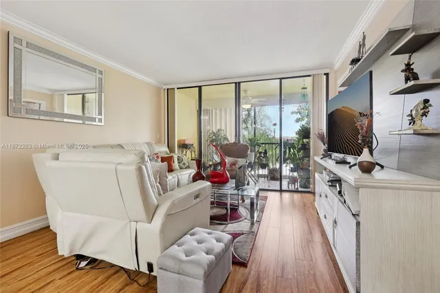 $200,000 | 5732 Coral Lake Drive, Unit 308, Margate, FL 33063