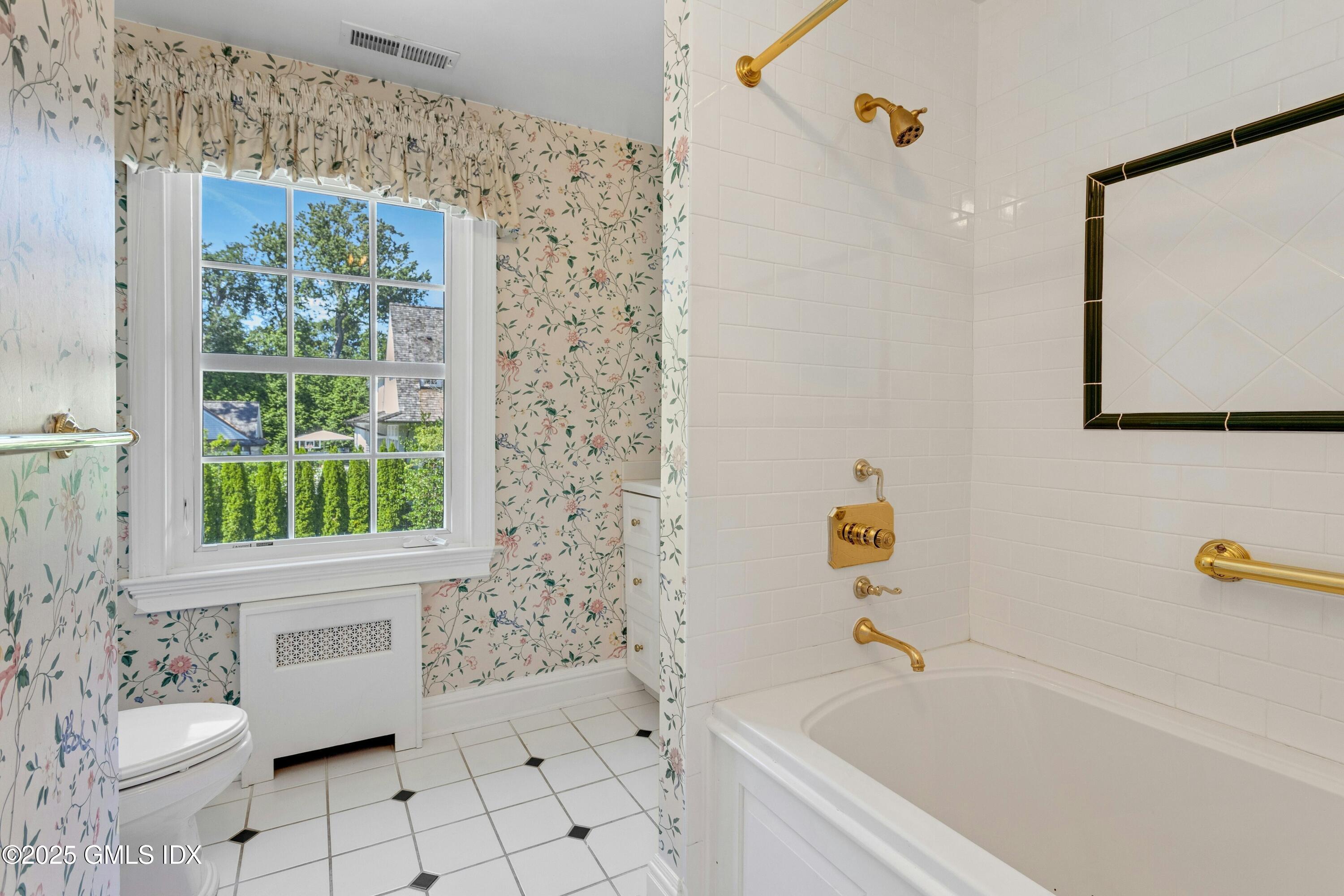 40 Willowmere Circle Riverside, CT 06878 - Photo 23 of 34 a bathroom with a bathtub sink and toilet
