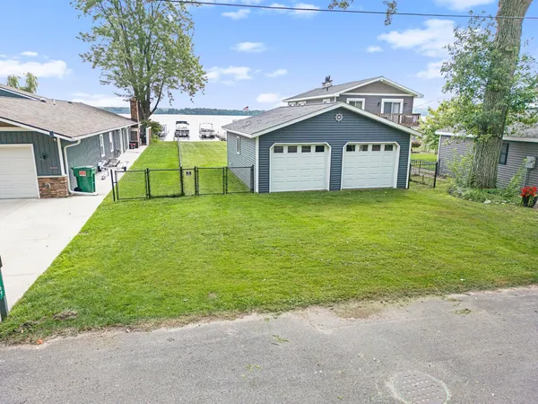 $439,900 | 3175 Sandy Beach Street, Wayland, MI 49348