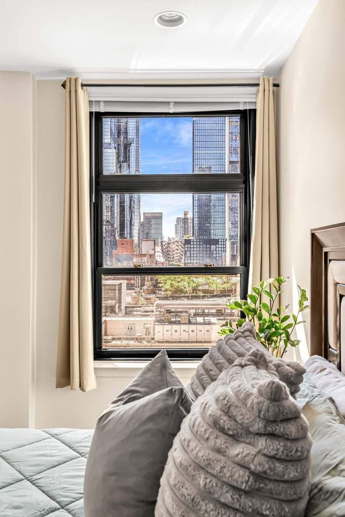 529 West 42nd Street, Unit 5R Manhattan, NY 10036 - Photo 7 of 11