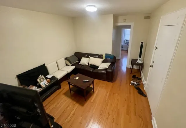 $1,750 | 323 Valley Road, Unit 2, West Orange, NJ 07052