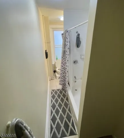 $1,750 | 323 Valley Road, Unit 2, West Orange, NJ 07052