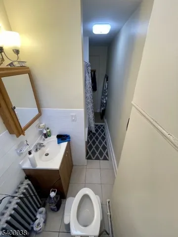 $1,750 | 323 Valley Road, Unit 2, West Orange, NJ 07052