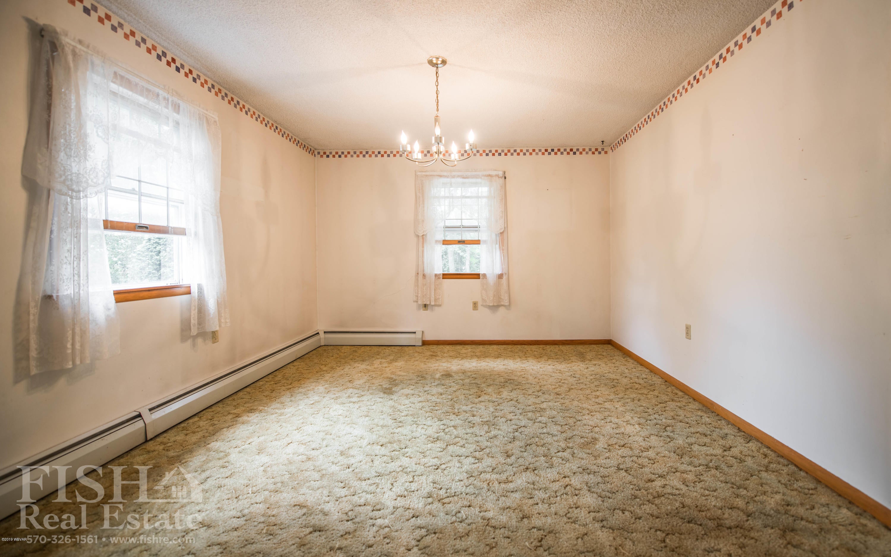 321 Spring Street Williamsport, PA 17702 - Photo 12 of 27 Dining Room