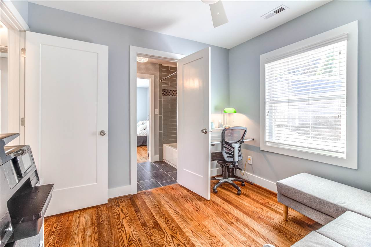837 Woodburn Road Raleigh, NC 27605 - Photo 18 of 25 Photo 18