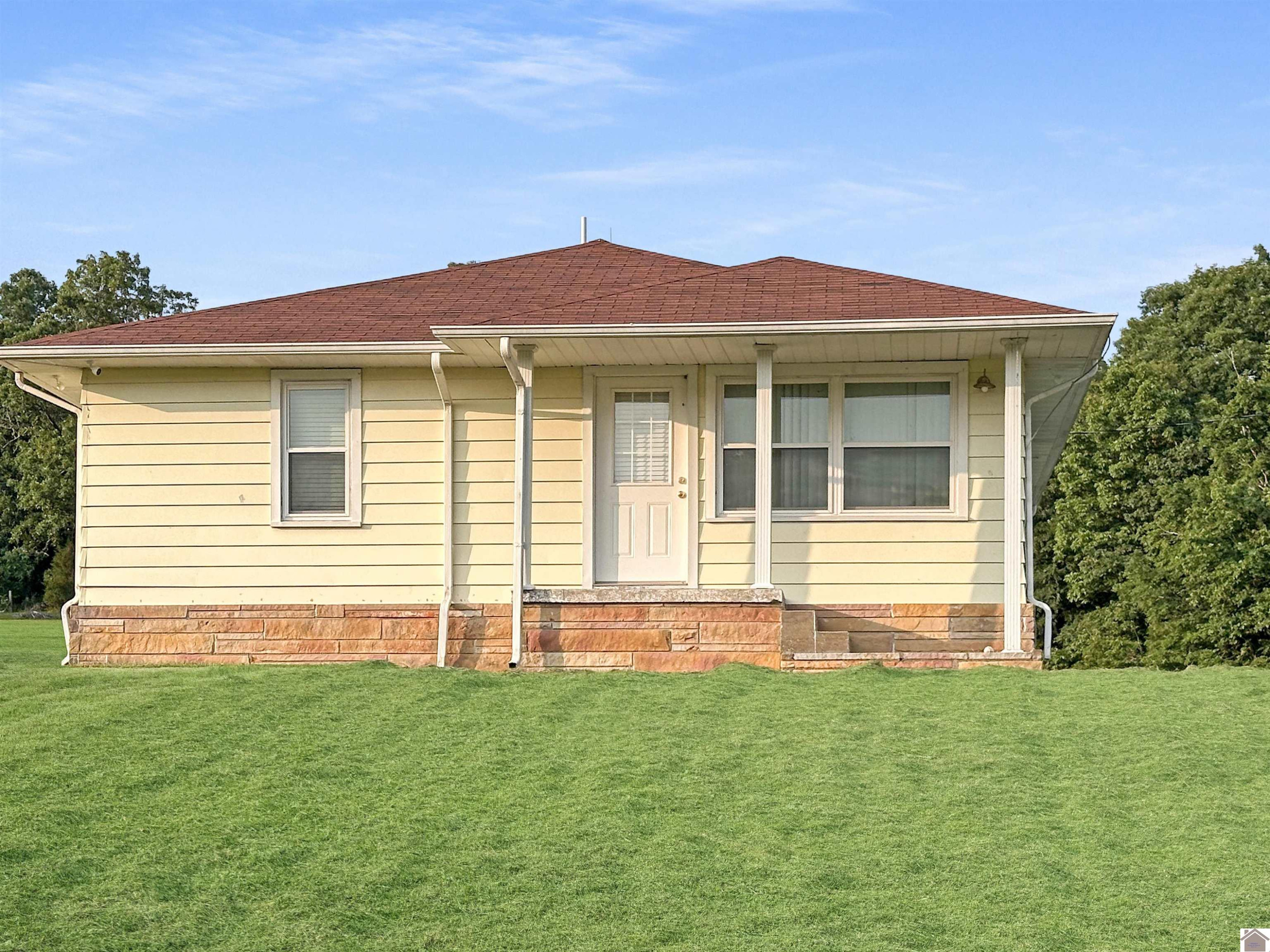 950 Farmersville Road Princeton, KY 42445 - Photo 2 of 28 Photo 2