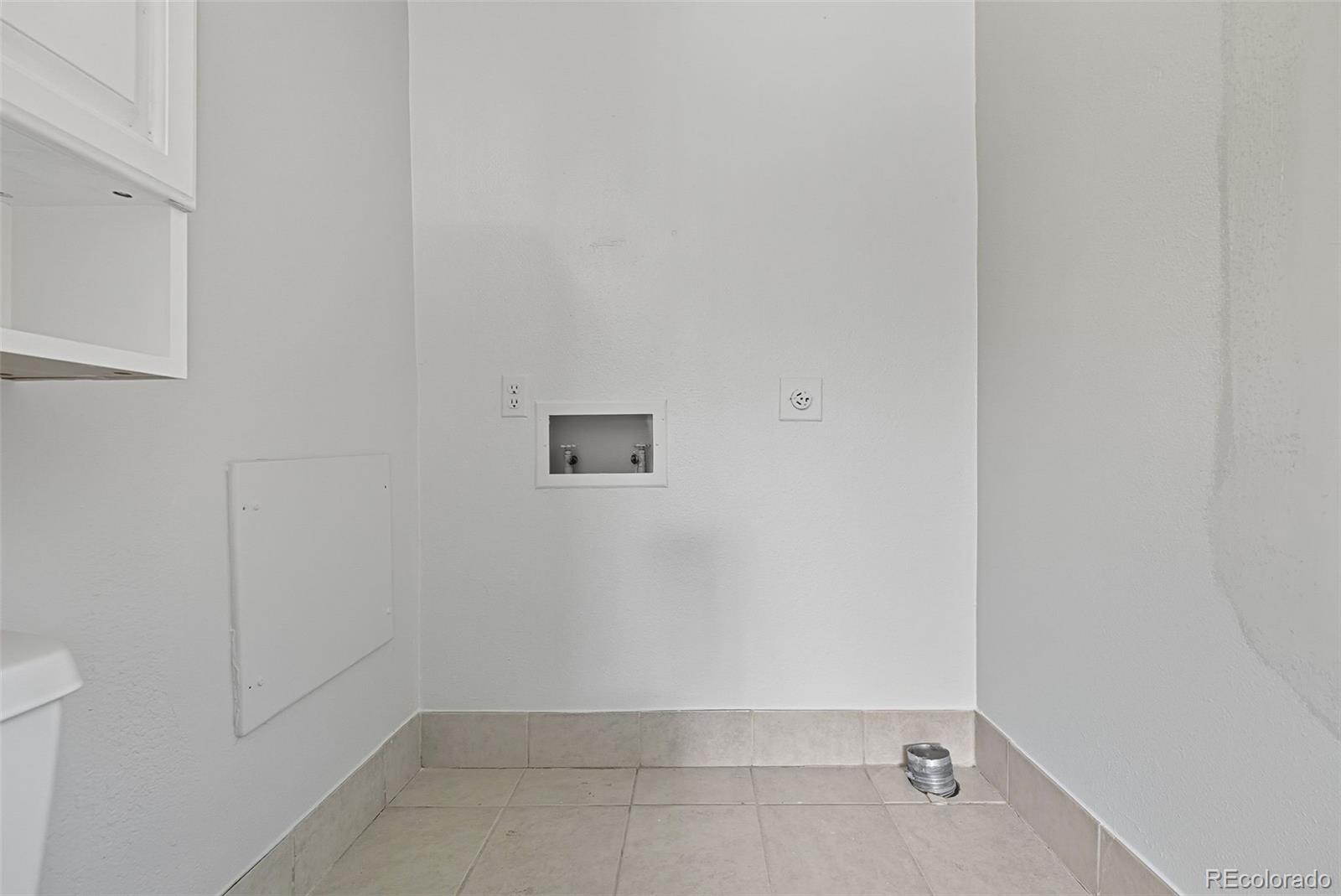 381 South Ames Street, Unit C204 Lakewood, CO 80226 - Photo 22 of 34 a view of a small space