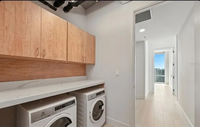 $7,099 | 150 East Robinson Street, Unit 2102, Orlando, FL 32801