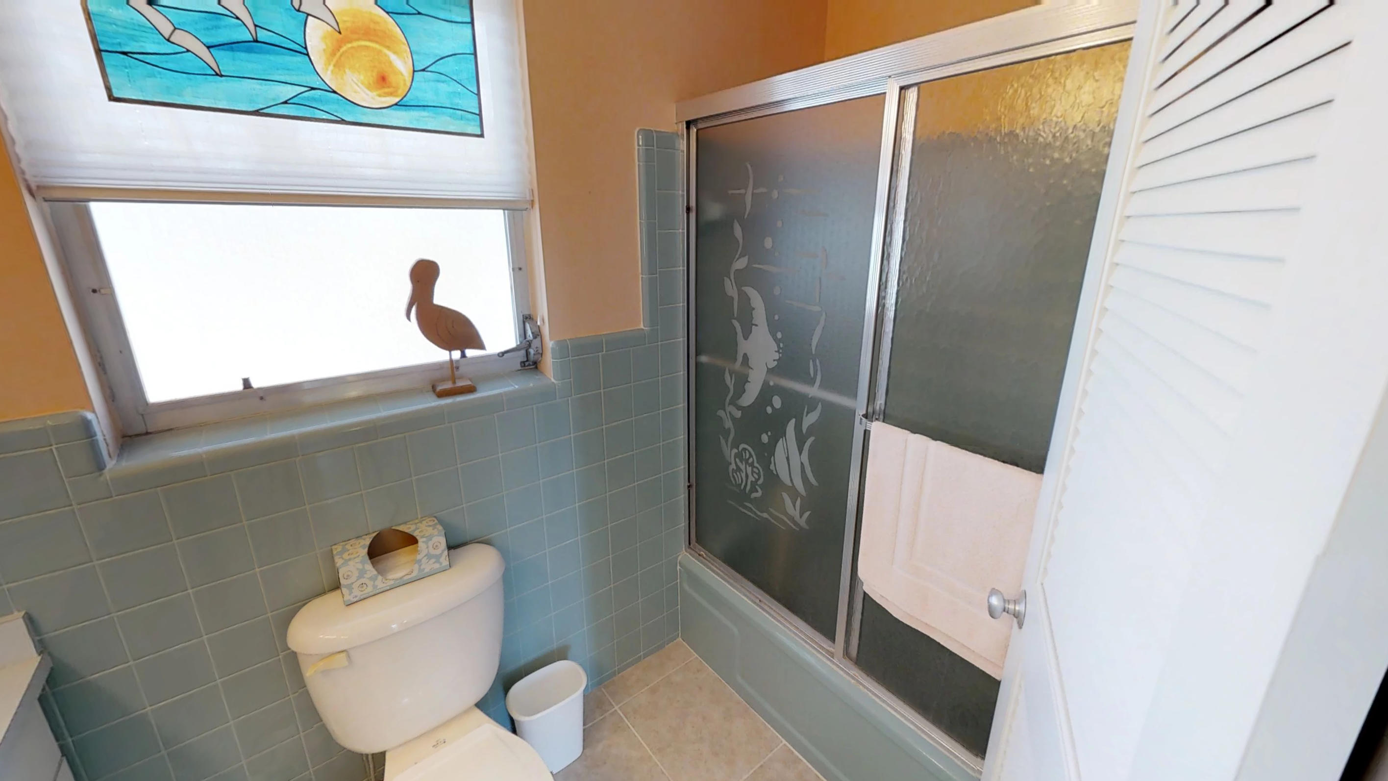 3869 Gillott Road Big Pine Key, FL 33043 - Photo 21 of 33 Hall bath has tub