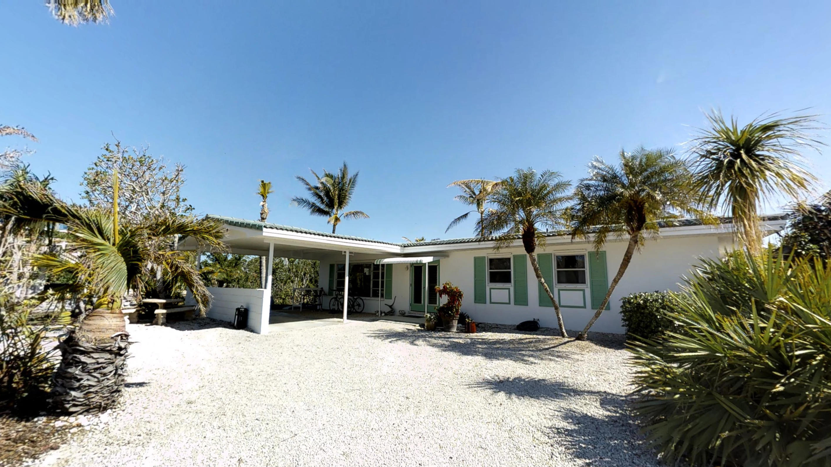 Spacious Yard